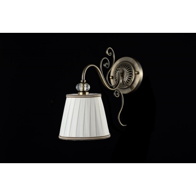 Настенный светильник Maytoni Vintage ARM420-01-R