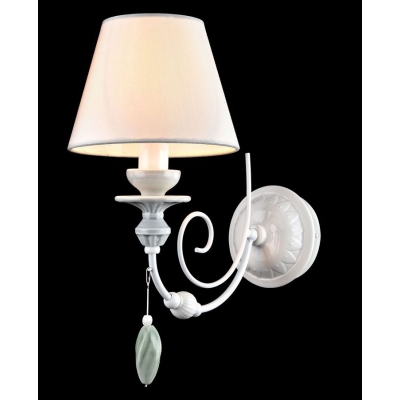 Настенный светильник Maytoni Adelia ARM540-01-W